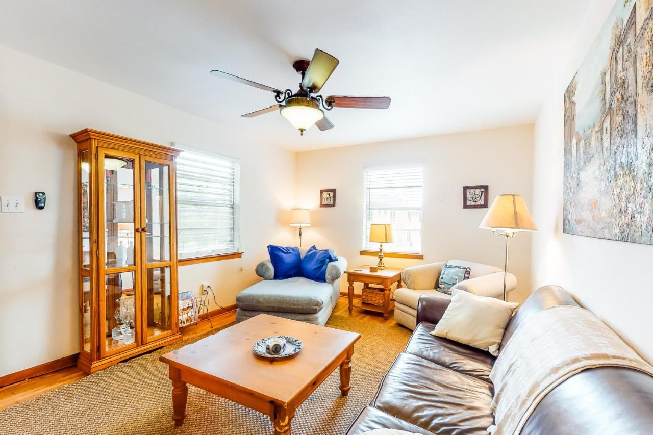 Backyard Escape Apartamento Galveston Exterior foto