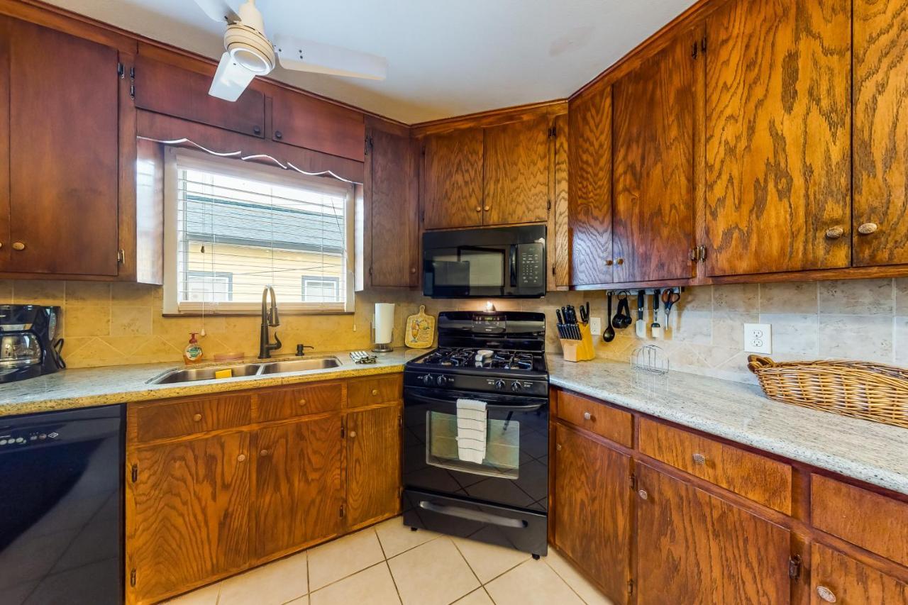 Backyard Escape Apartamento Galveston Exterior foto